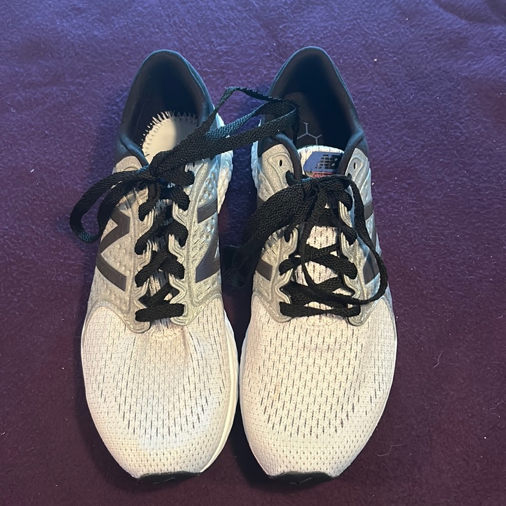 NWOT Women’s New Balance Zante WW4 Athletic Shoes size 12 US.